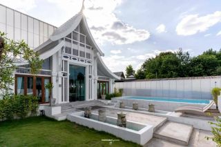 ให้เช่าบ้าน 2 ชั้น พร้อมสะว่ายน้ำ บ้านตกแต่งสวยงาม พร้อมเฟอร์นิเจอร์ครบครัน