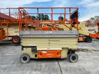 ขายรถกระเช้า JLG ขากรรไกร 3246ES สูง 9.68 เมตร  มือสอง