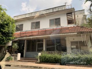 ขาย!!! ที่ดิน 1 ไร่ 99 ตรว พร้อมสิ่งปลูกสร้าง ทำเลดีมาก สุขุมวิท ใกล้เอ็มโพเรี่ยม 