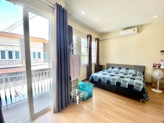 ขายทาวน์โฮม  หมู่บ้าน โกลเด้นทาวน์ รัตนาธิเบศร์-สถานีรถไฟฟ้าบางพลู พร้อมเฟอร์นิเจอร์