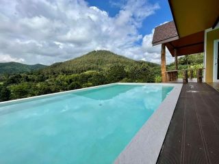 ขายบ้านพักตากอากาศพร้อมสระว่ายน้ำ วิวดอย บรรยากาศดี สงบ เป็นส่วนตัว