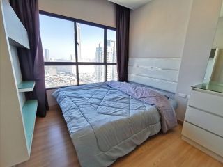 A beautiful unit available December25!!! at Urbabno Absolute Sathorn-Taksin