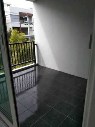 <a href='product.php?qid=174470' style='color:white;text-decoration: none;'>[0171]ให้เช่าโฮมออฟฟิศ สไตล์ Modern Loft ติดถนนกิ่งแก้ว : <span class='text-info'><strong>Read More</strong><span></a>