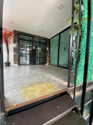 <a href='product.php?qid=193063' style='color:white;text-decoration: none;'>M50 ขายบ้านเดี่ยว 2 ชั้นหลังมุม โครงการโกลเด้นนครา พระรามเก้า-มอเตอร์เวย์  : <span class='text-info'><strong>Read More</strong><span></a>
