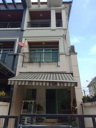 <a href='product.php?qid=216865' style='color:white;text-decoration: none;'>ขายบ้านกลางเมือง กรุงเทพกรีฑา 7 บ้านสวยพร้อมเข้าอยู่ : <span class='text-info'><strong>Read More</strong><span></a>
