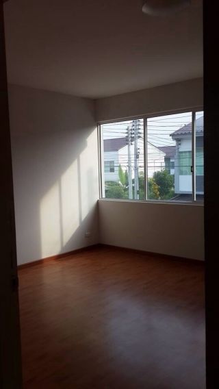 <a href='product.php?qid=23918' style='color:white;text-decoration: none;'>ทาวน์เฮ้าส์ 2 ชั้น ให้เช่า สไตล์โมเดิร์น ใกล้ทางด่วนวงแหวน-ลำลูกกา ถนนลำลูกกา ตรงข้ามบิ๊กซี คลอง 5  : <span class='text-info'><strong>Read More</strong><span></a>