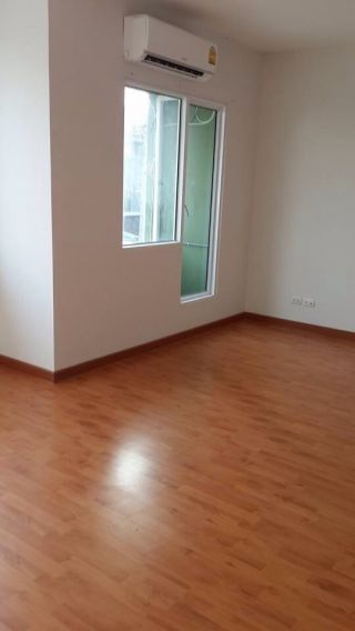 <a href='product.php?qid=23918' style='color:white;text-decoration: none;'>ทาวน์เฮ้าส์ 2 ชั้น ให้เช่า สไตล์โมเดิร์น ใกล้ทางด่วนวงแหวน-ลำลูกกา ถนนลำลูกกา ตรงข้ามบิ๊กซี คลอง 5  : <span class='text-info'><strong>Read More</strong><span></a>