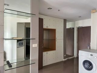<a href='product.php?qid=259190' style='color:white;text-decoration: none;'>ขายคอนโด Silom Suit Condominium ห้องสวย วิวดี ใกล้ BTS ช่องนนทรี 380m เดิน 5 นาที : <span class='text-info'><strong>Read More</strong><span></a>