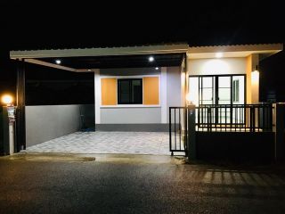 <a href='product.php?qid=264613' style='color:white;text-decoration: none;'>บ้านใหม่ทรงปั้นหยา สารภีกู่แดง 34 ตรว 2นอน 2น้ำ ไม่ถึง 2 ล้าน  : <span class='text-info'><strong>Read More</strong><span></a>