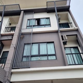 ให้เช่าทาวน์เฮาส์  3 ชั้น เนื้อที่ 20 ตร.วาโครงการบ้านกลางเมืองสุขุวิท 77 อ่อนนุชซอย 17  ใกล้สถานี BTS อ่อนนุช 