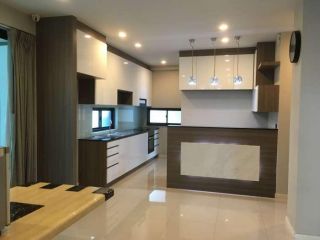 <a href='product.php?qid=276539' style='color:white;text-decoration: none;'>ให้เช่าทาวน์โฮม 3 ชั้น เนื้อที่  32 ตารางวา  3 ห้องนอน โครงการ คาซ่า ซิตี้ วงแหวน-ลำลูกกา อำเภอลำลูกกา  : <span class='text-info'><strong>Read More</strong><span></a>