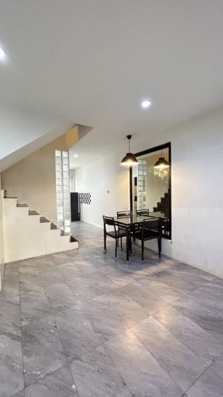 <a href='product.php?qid=276544' style='color:white;text-decoration: none;'>ให้เช่าทาวน์โฮม 3 ชั้น เนื้อที่ 20 ตารางวา 3ห้องนอน 2ห้องน้ำ บ้านกลางเมือง เอสเซนต์ อ่อนนุช-ลาดกระบัง 2ชั้น พร้อมเฟอร์นิเจอร์ ทำเลทอง : <span class='text-info'><strong>Read More</strong><span></a>