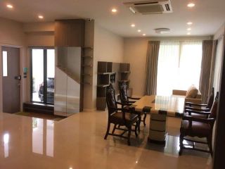<a href='product.php?qid=276544' style='color:white;text-decoration: none;'>ให้เช่าทาวน์โฮม 3 ชั้น เนื้อที่ 20 ตารางวา 3ห้องนอน 2ห้องน้ำ บ้านกลางเมือง เอสเซนต์ อ่อนนุช-ลาดกระบัง 2ชั้น พร้อมเฟอร์นิเจอร์ ทำเลทอง : <span class='text-info'><strong>Read More</strong><span></a>