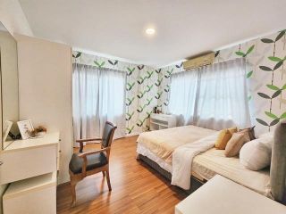 <a href='product.php?qid=276544' style='color:white;text-decoration: none;'>ให้เช่าทาวน์โฮม 3 ชั้น เนื้อที่ 20 ตารางวา 3ห้องนอน 2ห้องน้ำ บ้านกลางเมือง เอสเซนต์ อ่อนนุช-ลาดกระบัง 2ชั้น พร้อมเฟอร์นิเจอร์ ทำเลทอง : <span class='text-info'><strong>Read More</strong><span></a>