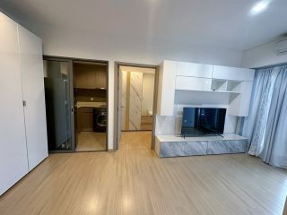 Park 24, BTS Phromphong Studio 28 sqm. Line ID: @nirin789