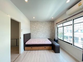 ให้เช่าบ้านทำเลดีมากเว่อร์ ทะลุบางนาได้ ทะลุกิ่งแก้วได้ ทะลุสุขุมวิท 77 ได้ ขึ้นทางด่วนไปพระราม 9 ได้ง่ายมาก ไปสุวรรณภูมิง่ายมากกกก