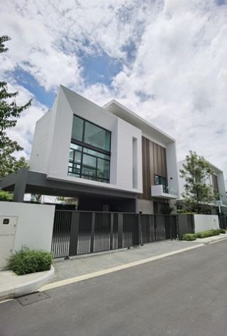 ขายบ้านหรู บ้าน 3 ชั้น หมู่บ้านนันทวัน  ถนนกรุงเทพกรีฑา ติด รร. Wellington international school