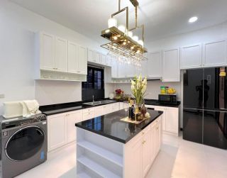 <a href='product.php?qid=306304' style='color:white;text-decoration: none;'>บ้านเดี่ยวพลูวิลล่า หลังใหญ่จุใจ พื้นที่เยอะ ครบจบมาก : <span class='text-info'><strong>Read More</strong><span></a>