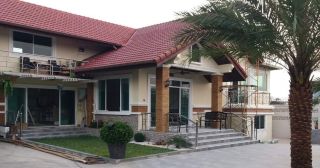 Luxury Pool Villa for Sale and Rent in Thepprasit ???? ตั้งอยู่ที่ซอยเทพประสิทธิ์, ใกล้โรงเรียนอนุบาลอักษร