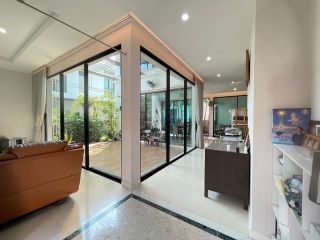 <a href='product.php?qid=310921' style='color:white;text-decoration: none;'>บ้านหรู บ้านหลังใหญ่ รูปตัว U พร้อมอ่างจากุซซี่ ใกล้ MRT บางหว้า สังคมคุณภาพ ปริญญ์ สาทร ราชพฤกษ์ : <span class='text-info'><strong>Read More</strong><span></a>