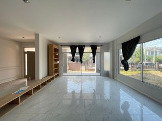 <a href='product.php?qid=327335' style='color:white;text-decoration: none;'>ขายบ้านเดี่ยว หมู่บ้านลัดดารมย์ วงแหวน รามอินทรา พื้นที่ 109 ตร.ว 4 ห้องนอน 5 ห้องน้ำ 3 จอดรถ สภาพนางฟ้า ไม่เคยเข้าอยู่ : <span class='text-info'><strong>Read More</strong><span></a>