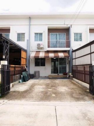 ขายด่วน ทาวน์เฮ้าส์หมู่บ้านโนโววิลล์ ลำลูกกา คลอง2 2ชั้น 20 ตร.ว ใกล้รถไฟฟ้า