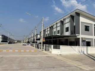 <a href='product.php?qid=347678' style='color:white;text-decoration: none;'>ทาวน์โฮม 1 ชั้น  ใกล้นิคมอุตสาหกรรมอมตะซิตี้ เดินทางง่าย  : <span class='text-info'><strong>Read More</strong><span></a>