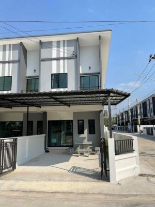 <a href='product.php?qid=347678' style='color:white;text-decoration: none;'>ทาวน์โฮม 1 ชั้น  ใกล้นิคมอุตสาหกรรมอมตะซิตี้ เดินทางง่าย  : <span class='text-info'><strong>Read More</strong><span></a>