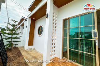 มีข่าวดีมาบอกขนาดบ้าน65.50ตรม โรงรถ35ตรม พื้นที่บ้าน 42ตรว ถนนหน้าบ้าน กว้าง8 เมตร 2 นอน 2น้ำ 2จอดรถ 1 ครัว 1 ห้องรับแขก