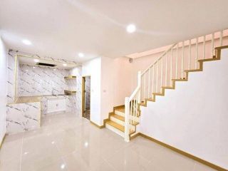 <a href='product.php?qid=365136' style='color:white;text-decoration: none;'>ขายทาวน์เฮ้าส์2ชั้นสวยพร้อมอยู่ หมู่บ้านปิยะวรารมย์เฟส3 รีโนเวทใหม่ : <span class='text-info'><strong>Read More</strong><span></a>