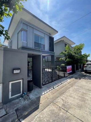 ขายด่วน‼ บ้านแฝด สไตล์บ้านเดี่ยว 2 ชั้น หมู่บ้านพฤกษาไลท์ล็อก ปิ่นเกล้า - วงแหวน 36.3 ตร.ว.