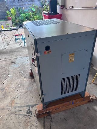 ปั๊มลมสกรู 10 แรงม้ามือสอง air comp 10 hp screw air compressor 10 hp