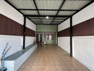 <a href='product.php?qid=382605' style='color:white;text-decoration: none;'>ขายด่วนทาวน์เฮ้าส์ซอยเอแบคบางนา 20 ตร.ว. รีโนเวทใหม่ พร้อมอยู่ : <span class='text-info'><strong>Read More</strong><span></a>
