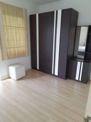 <a href='product.php?qid=397446' style='color:white;text-decoration: none;'>ให้เช่าบ้านเดี่ยว2ชั้น หมู่บ้านอินนิซีโอ้1 คลอง3 คลองหลวง รังสิต  ใกล้บิ๊กซีคลอง3, ดรีมเวิล์ด,มอเตอร์เวย์, ฟิวเจอร์ : <span class='text-info'><strong>Read More</strong><span></a>
