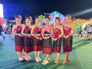 รับแสดงโปงลาง รับจ้างวงโปงลาง รำอีสาน