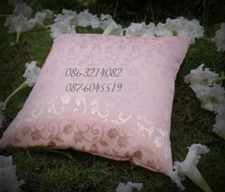รับผลิตและจำหน่าย ปลอกหมอนอิงโรงแรม ปลอกหมอนอิงห้องนั่งเล่น โทร. 086 3214082