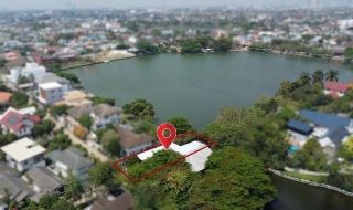 บ้านติดทะเลสาบกลางเมือง! บรรยากาศรีสอร์ทในหมู่บ้านสัมมากร รามคำแหง