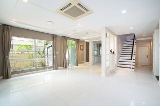 ขาย ม. นันทวัน แจ้งวัฒนะ- ราชพฤกษ์ 132.1 ตรว. 3นอน3 น้ำ แปลงมุมถนนเมน หน้าบ้านไม่ชนกับใคร พร้อมเรือนรับรอง