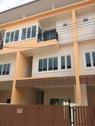 <a href='product.php?qid=427901' style='color:white;text-decoration: none;'>For Sales : Samkong, Single-Story Town house @Soi Prayoon 1, 2 Bedrooms 1 Bathroom : <span class='text-info'><strong>Read More</strong><span></a>