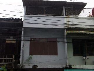 ตึกแถว 3  ชั้น  ริมถนนซอยเพชรเกษม58  ทำเลดี เดินทางสะดวก