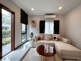 <a href='product.php?qid=432962' style='color:white;text-decoration: none;'>ขายถูกบ้านเดี่ยว 2 ชั้น หมู่บ้าน ภาณุการ์เด้นท์ ถนนสวนผัก ขนาด 83 ตรว. 3 นอน 3 น้ำ บ้านสวย  บ้านเปล่า รีโนเวทใหม่ ใกล้ MRT ตลาดบางใหญ่ : <span class='text-info'><strong>Read More</strong><span></a>