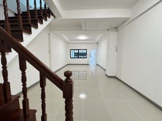 <a href='product.php?qid=436429' style='color:white;text-decoration: none;'>ขายทาวน์เฮ้าส์ 2 ชั้น  หมู่บ้านลัลลี่วิลล์ 2 รีโนเวทใหม่ทั้งหลัง พร้อมอยู่  : <span class='text-info'><strong>Read More</strong><span></a>