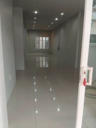 <a href='product.php?qid=442773' style='color:white;text-decoration: none;'>ขายบ้านทาวน์โฮม 2 ชั้น ตกแต่งใหม่ บ้านสวย กว้างขวาง น่าอยู่ ราคาคุ้มค่า อำเภอเมือง จังหวัดสุราษฎร์ธานี : <span class='text-info'><strong>Read More</strong><span></a>