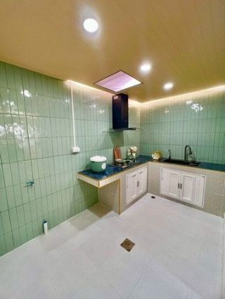ขายทาวน์เฮ้าส์ หมู่บ้านรินทิชา ซอยร่มเกล้า6 ใกล้ตลาดมีนบุรี ทำเลดี บ้านสวยแต่งใหม่หมด