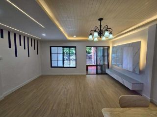 <a href='product.php?qid=447513' style='color:white;text-decoration: none;'>ขายทาวน์เฮ้าส์ หมู่บ้านรินทิชา ซอยร่มเกล้า6 ใกล้ตลาดมีนบุรี ทำเลดี บ้านสวยแต่งใหม่หมด : <span class='text-info'><strong>Read More</strong><span></a>