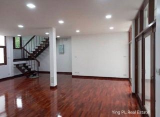 ให้เช่า บ้านเดี่ยว รีโนเวทแล้วทั้งหลัง ซอยพงษ์เพชรนิเวศน์ ประชาชื่น พร้อมอยู่