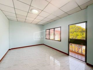 <a href='product.php?qid=456204' style='color:white;text-decoration: none;'>ขายทาวน์เฮ้าส์ 2 ชั้น หมู่บ้านอุดมทรัพย์ คูคต-ซอยเปียร์นนท์ : Udomsap Khukhot - Soi Piarnon เนื้อที่ 28.5 ตร.ว. ขายเพียง 1,990,000 ล้านบาท : <span class='text-info'><strong>Read More</strong><span></a>
