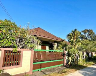 ขายบ้านเดี่ยวหลังใหญ่ สภาพนางฟ้า บรรยากาศร่มรื่น อำเภอกันตัง จังหวัดตรัง (พื้นที่กว้างถึง 141 ตร.ว.) 
