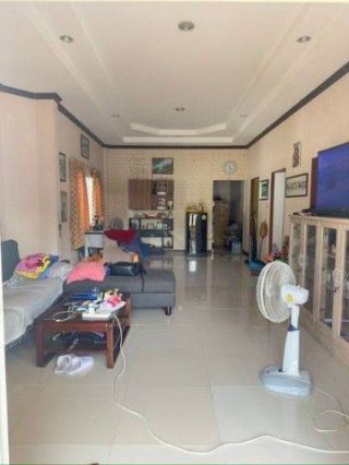 บ้านเดี่ยวชั้นเดียว พื้นที่กว้าง 85 ตร.ว. ในหมู่บ้านลีลาวดี โพรงมะเดื่อ เมืองนครปฐม ราคาเพียง 2.69 ล้านบาท