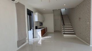 <a href='product.php?qid=470685' style='color:white;text-decoration: none;'>ขายบ้านเดี่ยว 2ชั้น ใกล้ม.ธรรมศาสตร์ ต.คลองหนึ่ง อ.คลองหลวง จ.ปทุมธานี : <span class='text-info'><strong>Read More</strong><span></a>
